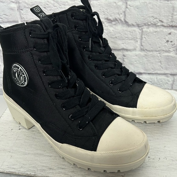 DKNY Womens Pandie Platform Lug Sole Booties - Picture 7 of 16